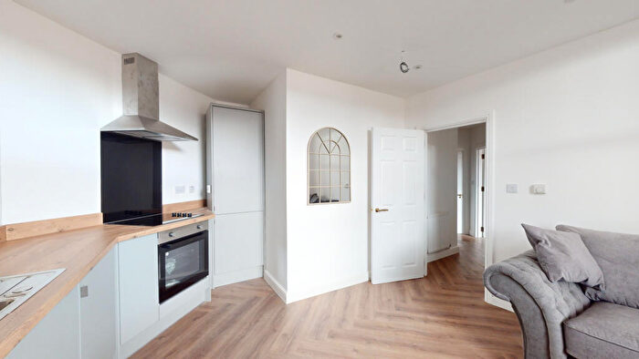 1 Bedroom House To Rent In The Grove, Nottingham, NG7