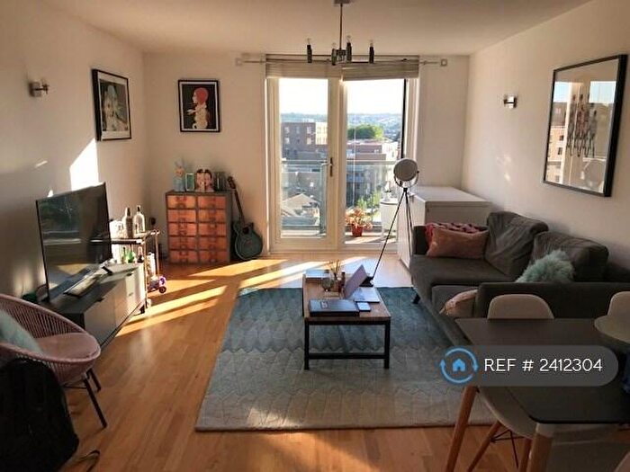 1 Bedroom Penthouse To Rent In Chadwell Lane, London, N8