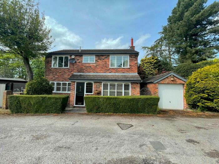 2 Bedroom Detached House To Rent In Roe Green Avenue, Worsley, M28