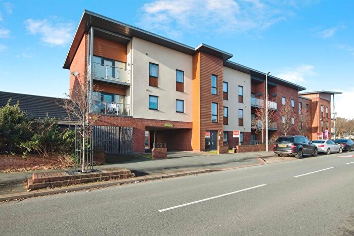 2 Bedroom Flat For Sale In Claypit Lane, West Bromwich, B70