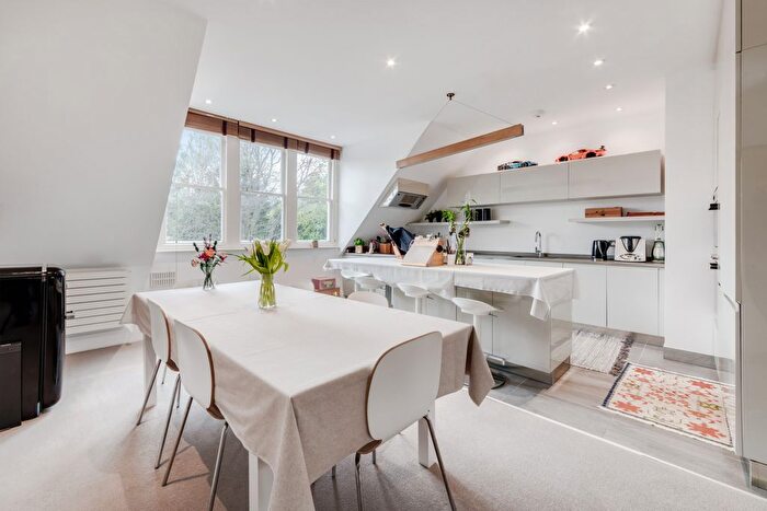 3 Bedroom Flat To Rent In Heath Drive, Hampstead, NW3