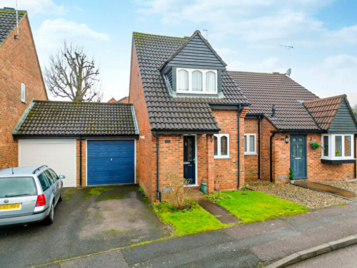 2 Bedroom Semi-Detached House For Sale In Kite Field, Northchurch, Berkhamsted, HP4