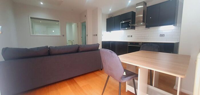 1 Bedroom Flat To Rent In A Great Suffolk Street, London, London, SE1