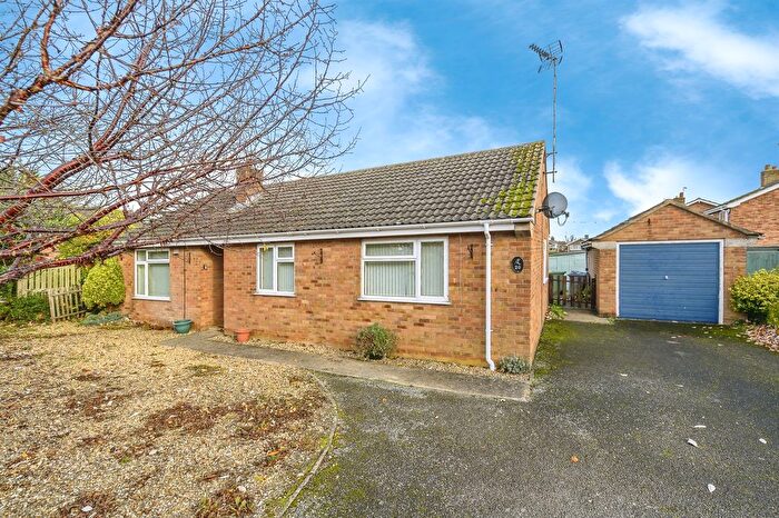 4 Bedroom Detached Bungalow For Sale In Angus Close, Stamford, PE9