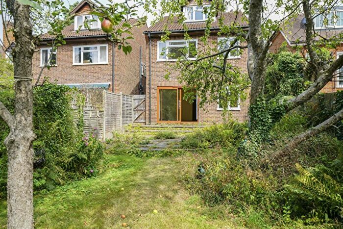 4 Bedroom Detached House For Sale In London Road, St. Albans, AL1