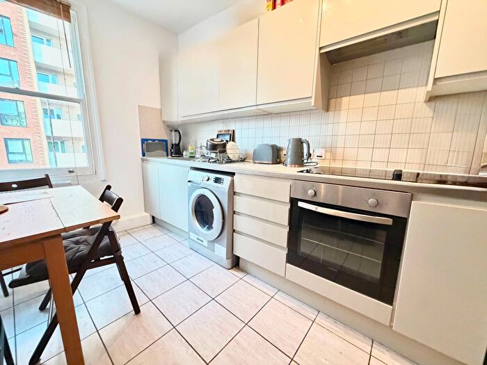 3 Bedroom Flat To Rent In Mayes Road, London, N22