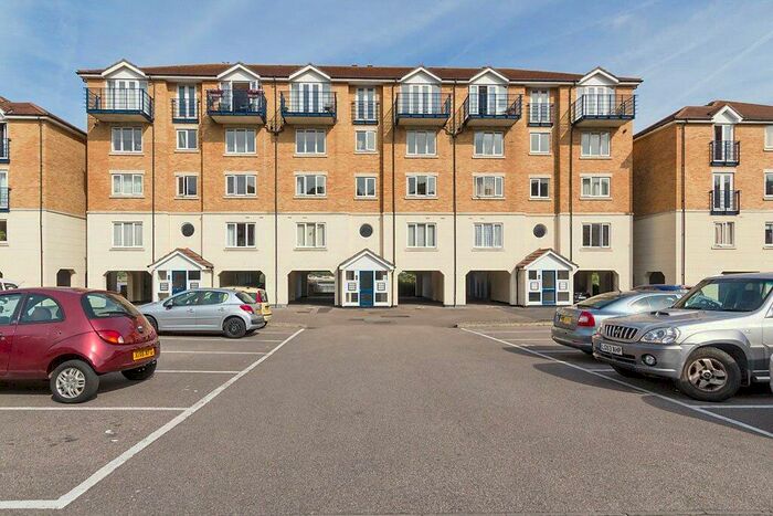 2 Bedroom Apartment To Rent In Keating Close, Rochester, Kent, ME1