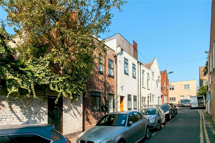 Studio To Rent In Clarence Mews, London, E5