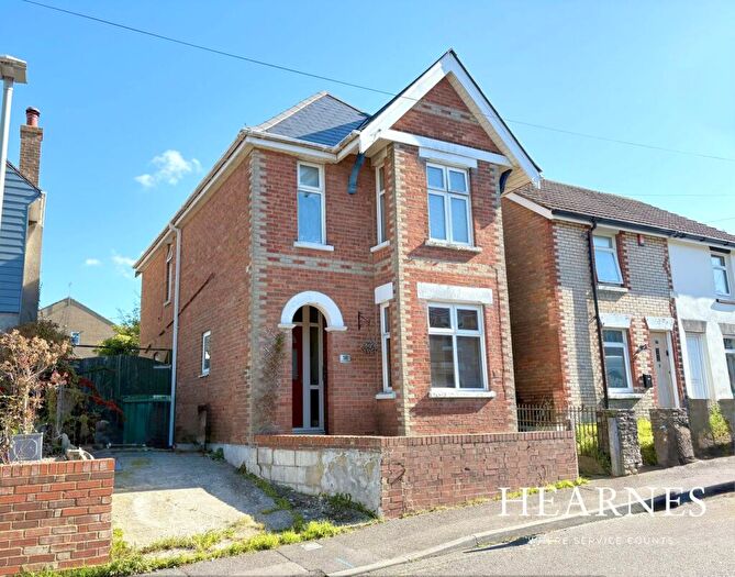 4 Bedroom Detached House For Sale In Uppleby Road, Parkstone, Poole, BH12