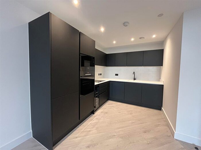 1 Bedroom Flat To Rent In Trinity Way, Manchester, M3
