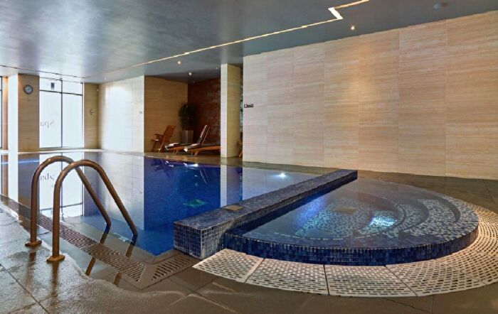 2 Bedroom Flat For Sale In Beaufort Square, London, NW9