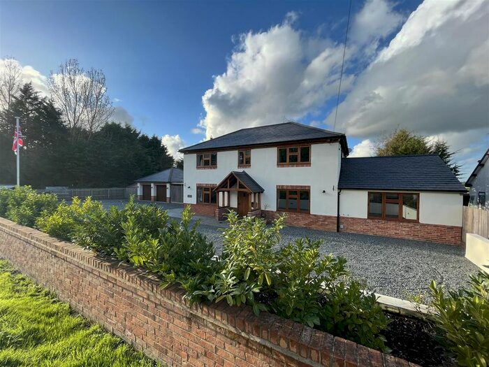 4 Bedroom Detached House To Rent In Wharf Road, Fenny Compton, CV47