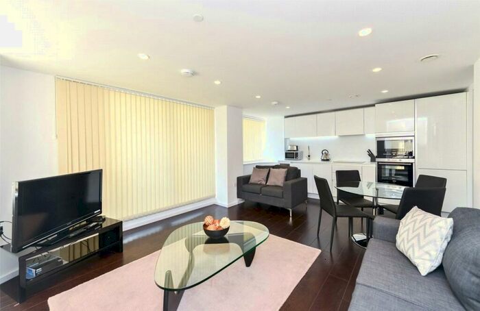 2 Bedroom Apartment To Rent In City Road, London, EC1V