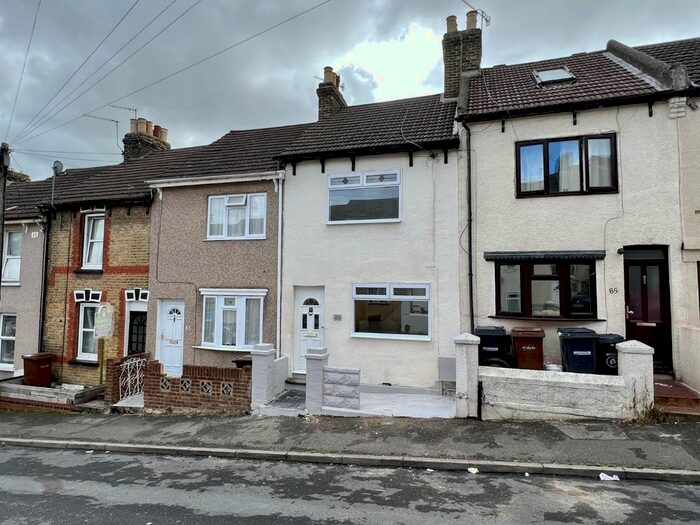 3 Bedroom Property For Sale In Albany Road, Chatham, ME4