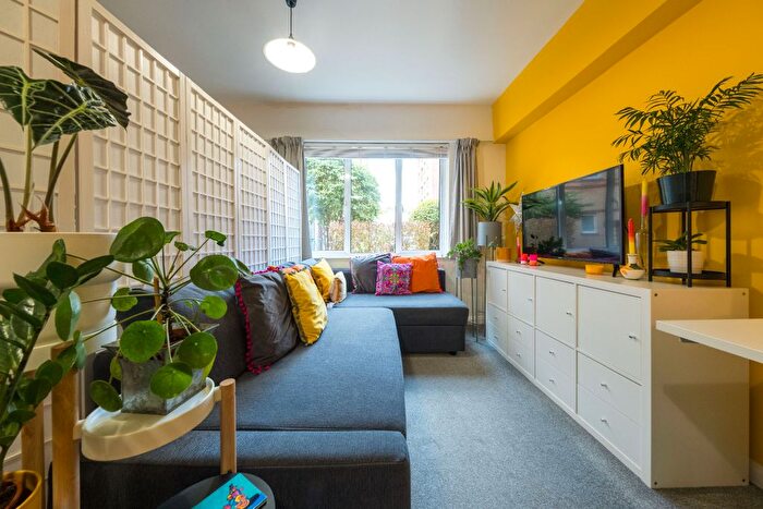 Studio For Sale In Flat, Jessop Court, Bristol, BS1
