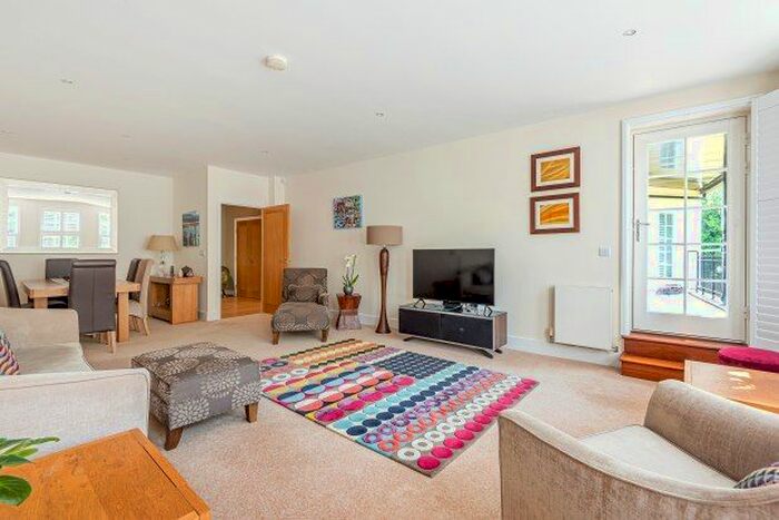 2 Bedroom Flat To Rent In Westerham Road, Keston, BR2