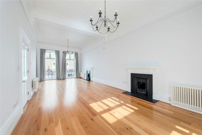 3 Bedroom Maisonette To Rent In Cranley Gardens, South Kensington, London, SW7