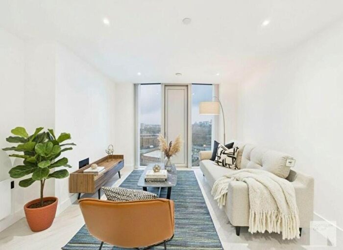 2 Bedroom Apartment To Rent In Vista Gardens :: Manchester, M3