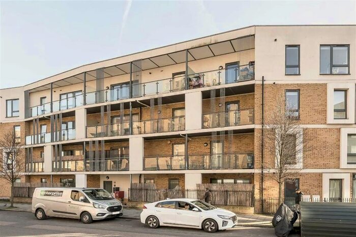 1 Bedroom Flat To Rent In Greenwich High Road, London, SE10