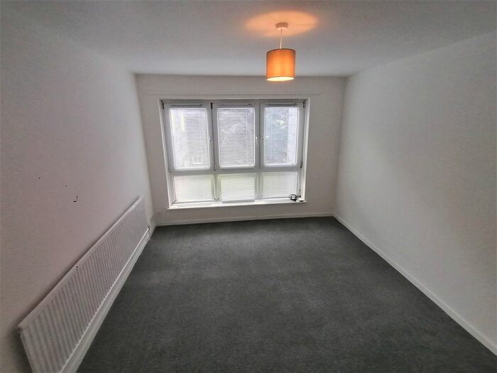 1 Bedroom Flat To Rent In Bateman Close, Barking, Essex, IG11