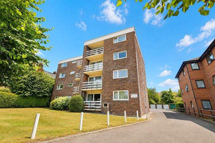 2 Bedroom Flat For Sale In Winn Road, Southampton, SO17