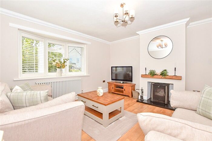 5 Bedroom Detached House For Sale In Edinburgh Road, Isle Of Grain, Kent, ME3