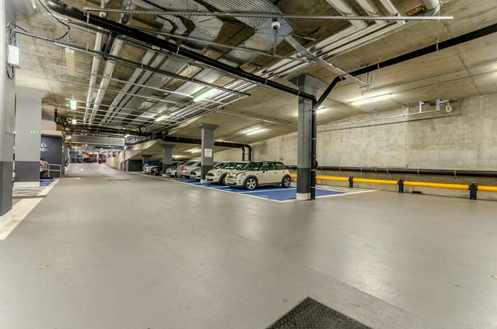 Garage / Parking To Rent In Saffron Central Square, Croydon, CR0