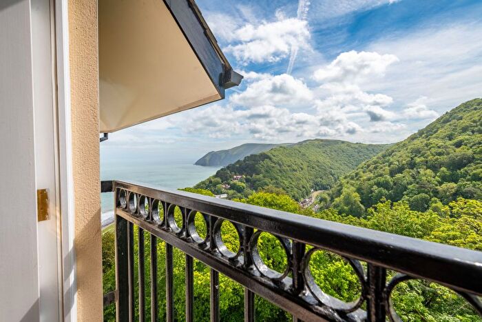 2 Bedroom Flat For Sale In Castle Heights, Lynton, EX35