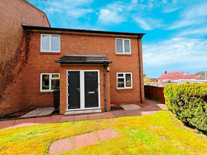 2 Bedroom Flat To Rent In Showfield, Brampton, CA8