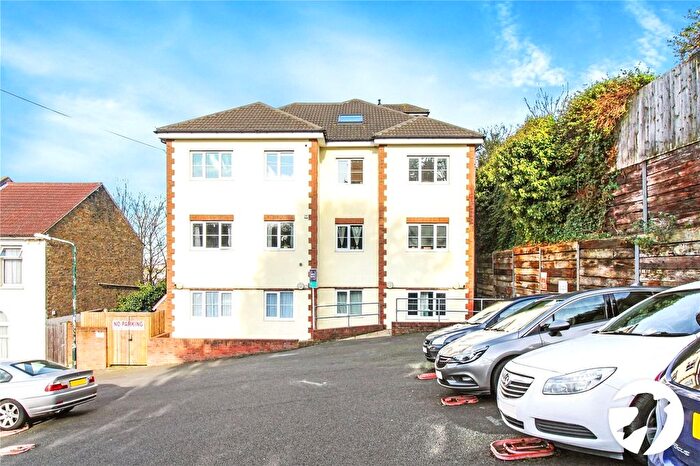 2 Bedroom Flat To Rent In Scotts Terrace, Chatham, Kent, ME4