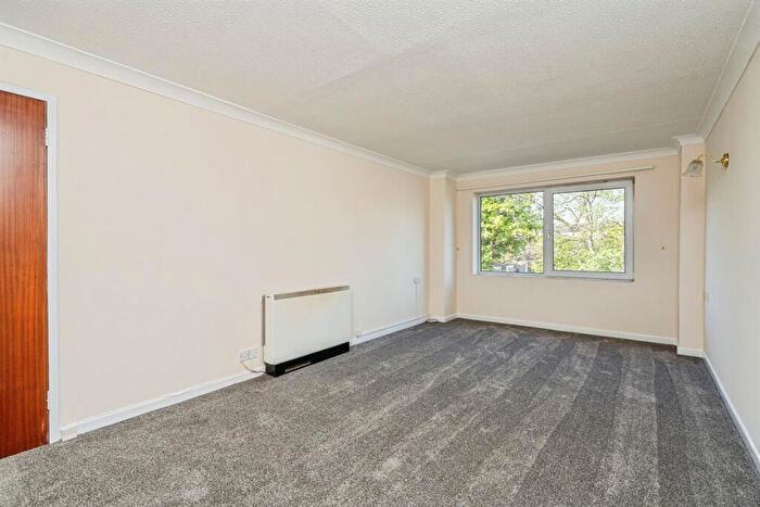 1 Bedroom Retirement Property To Rent In Homebeech House, Mount Hermon Road, Woking, GU22