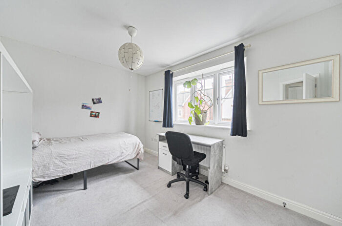 3 Bedroom Detached House For Sale In Tower Gardens, Mortimer Common, Reading, Berkshire, RG7