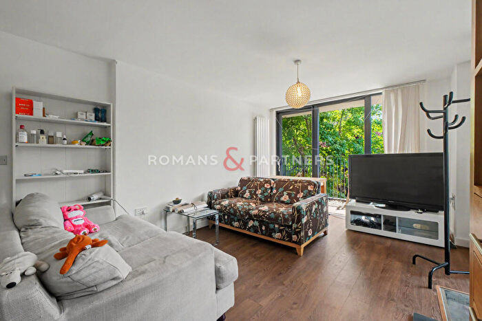 2 Bedroom Apartment To Rent In Fairmont House, Canada Water, SE16