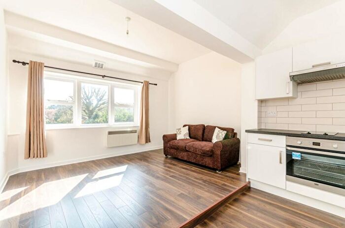Studio To Rent In Rodway Road, Bromley North, Bromley, BR1