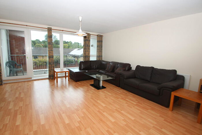 2 Bedroom Flat To Rent In Hanson Park, Dennistoun, G31