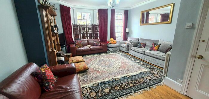 3 Bedroom Semi-Detached House To Rent In Canning Crescent, London, N22