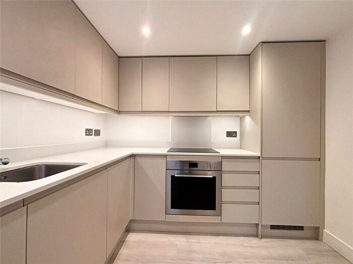 1 Bedroom Flat To Rent In Farnborough Road, Farnborough, Surrey, GU14