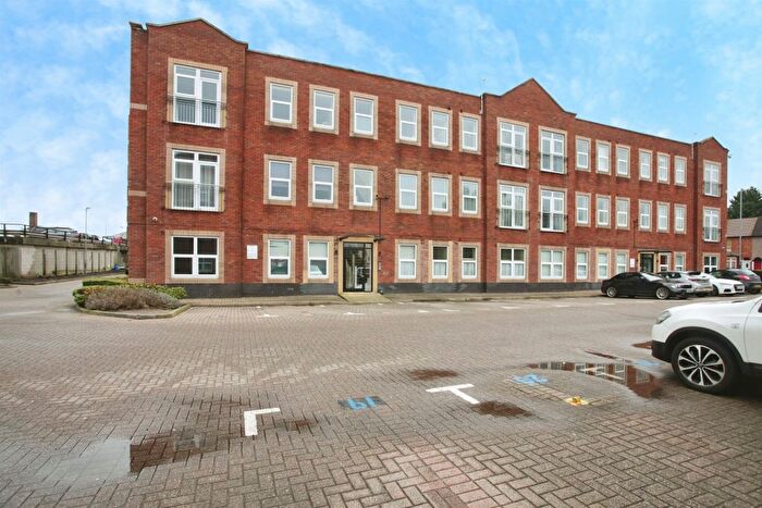 1 Bedroom Flat For Sale In Woodside Park, Rugby, CV21