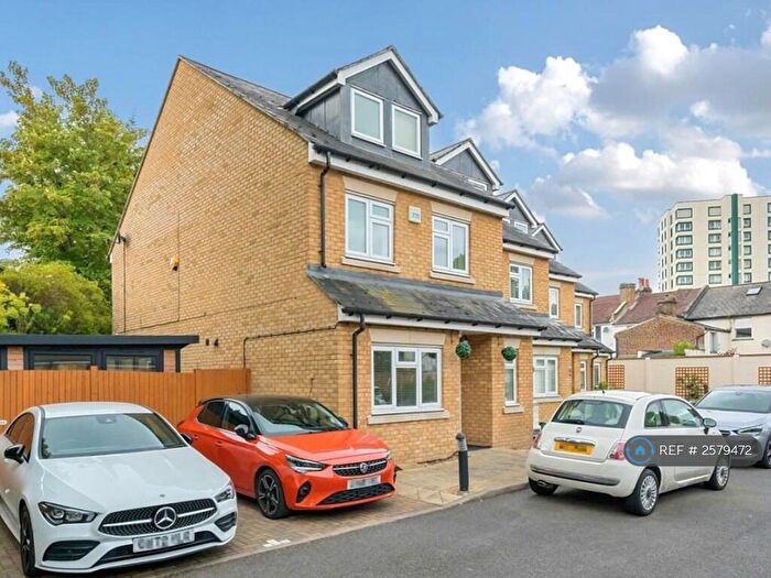 4 Bedroom End Of Terrace House To Rent In Kings Road, London, SE25