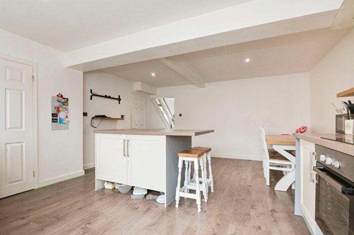 3 Bedroom Detached House For Sale In Mapleton Road, Hedge End, Southampton, SO30