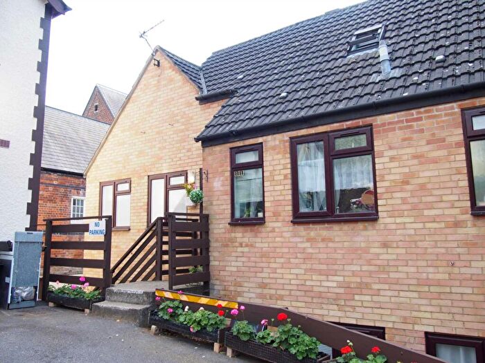 1 Bedroom Flat To Rent In Priory Avenue, High Wycombe, HP13