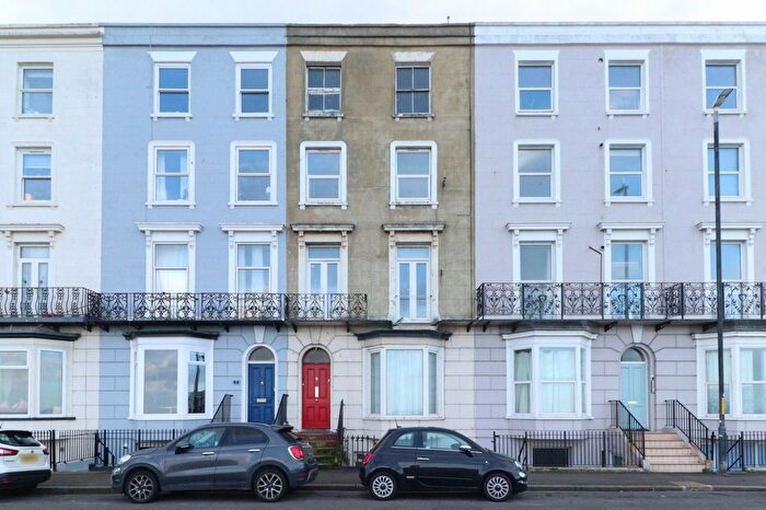 1 Bedroom Flat For Sale In Ethelbert Terrace, Margate, CT9