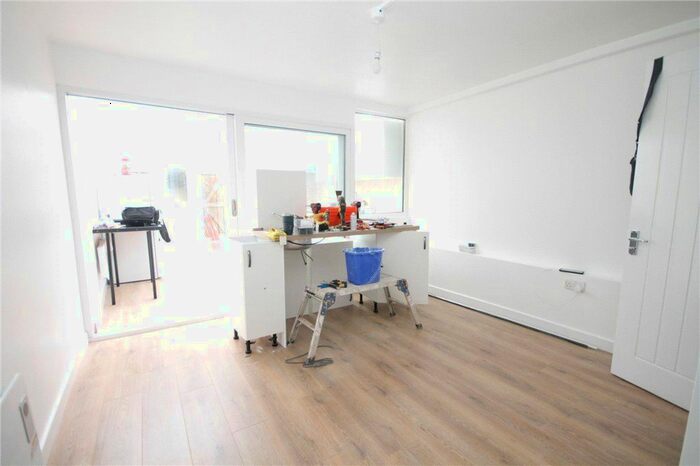 Studio To Rent In Shropshire Close, Mitcham, CR4