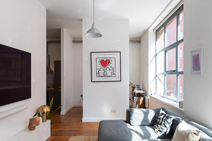 1 Bedroom Apartment For Sale In Tobacco Factory, Angel Meadow, Manchester, M4