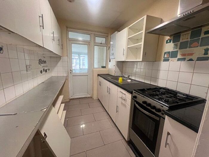 3 Bedroom Terraced House To Rent In Uphall Road, Ilford, IG1