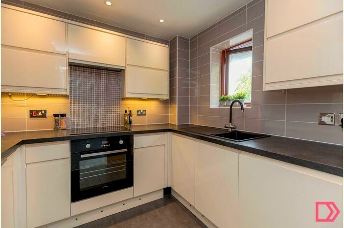 1 Bedroom Flat To Rent In Islington Court, Islington Road, Towcester, Northants, NN12