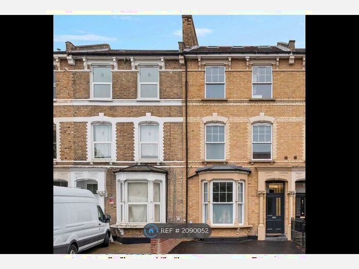 3 Bedroom Flat To Rent In Brooke Road, London, N16