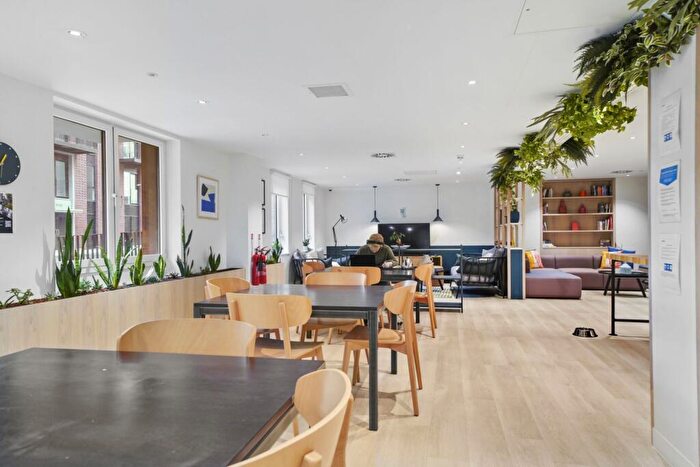 2 Bedroom Apartment To Rent In New Maker Yards, Middlewood St, M5