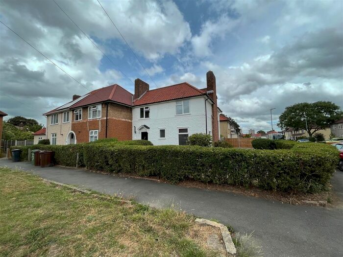 4 Bedroom End Of Terrace House To Rent In Bentry Road, Dagenham, RM8