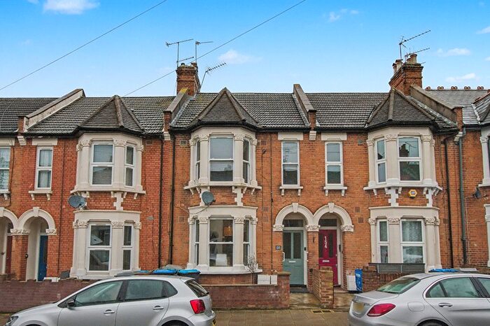 1 Bedroom Flat For Sale In Villiers Road, London, NW2